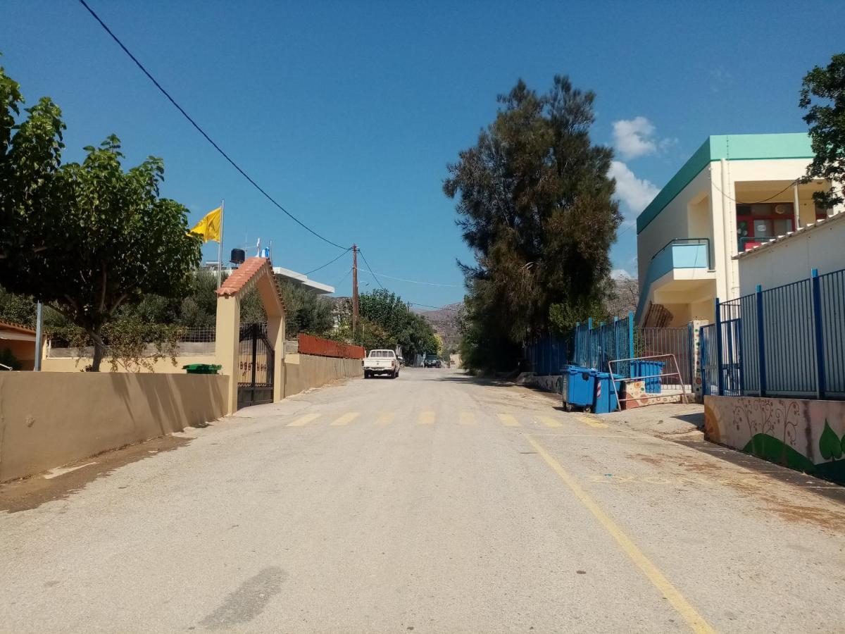 Vine Veranda Palaiochora Luaran gambar